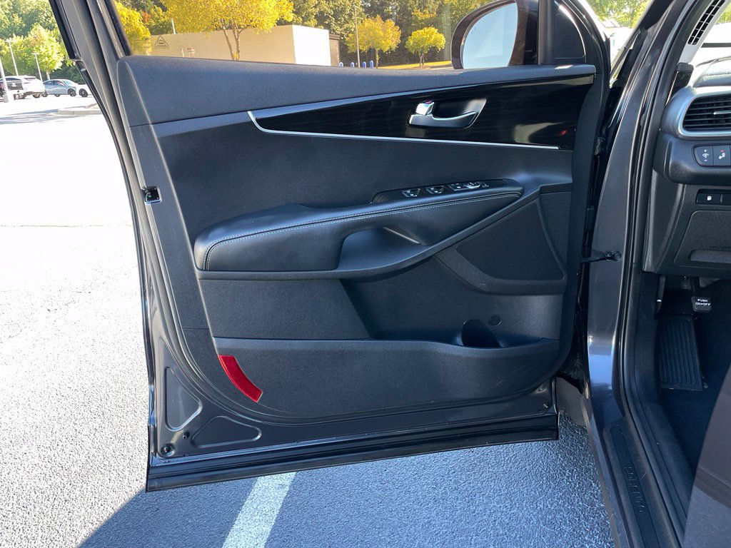 Used 2019 Kia Sorento FWD image 22