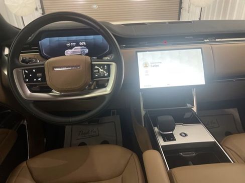 Used 2025 Land Rover Range Rover SE image 18