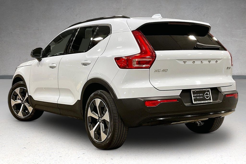 Certified 2024 Volvo XC40 B5 Core AWD/4WD image 4