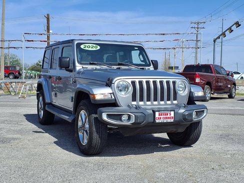 Used 2020 Jeep Wrangler Unlimited Sahara AWD/4WD image 25