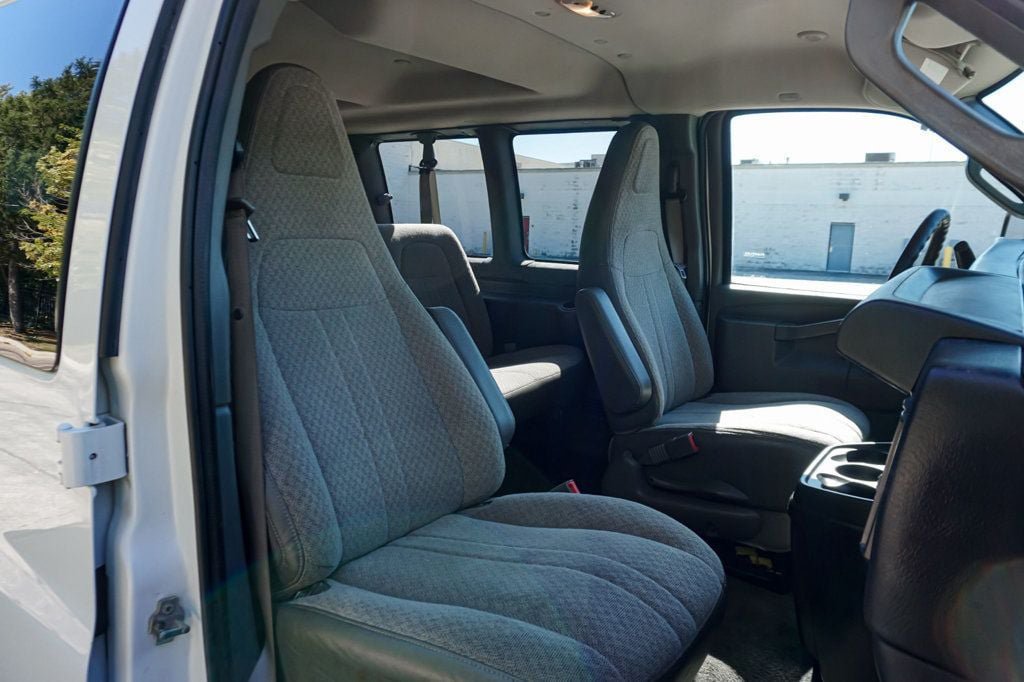 Used 2017 Chevrolet Express 3500 LT w/ LT Preferred Equipment Group RWD image 29