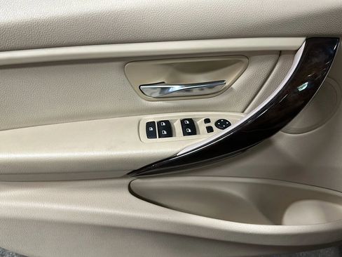Used 2015 BMW 320i xDrive Sedan image 10