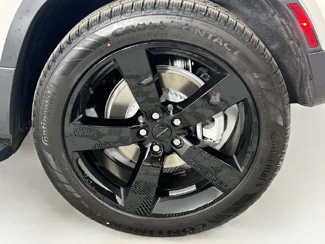 Used 2026 Land Rover Defender 110 S AWD/4WD image 28