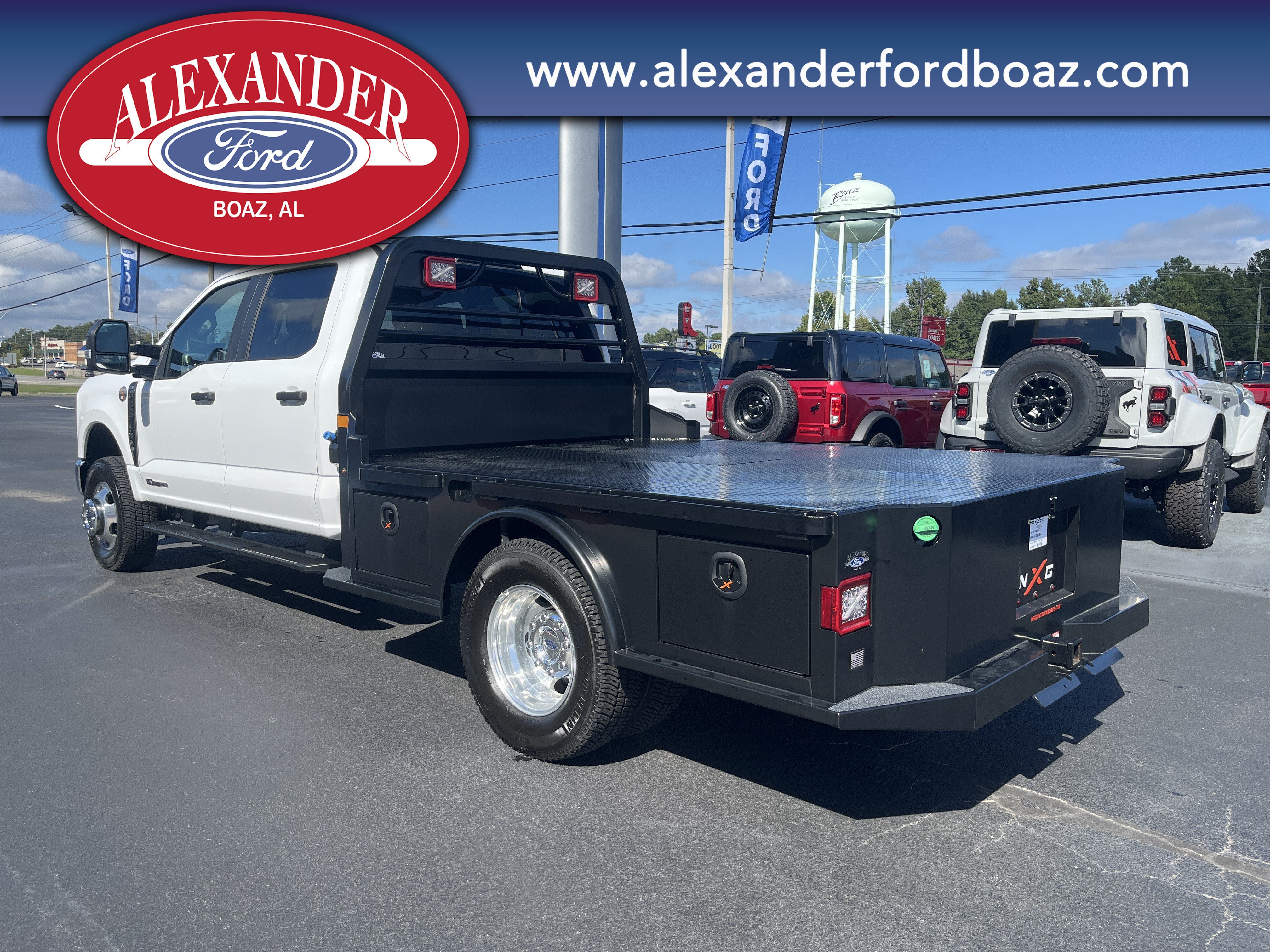 New 2027 Ford F350 XL w/ XL Chrome Package AWD/4WD image 2
