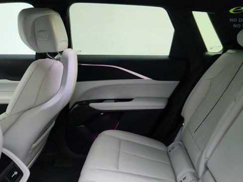 Used 2025 Cadillac Lyriq Luxury w/ LPO, Floor Liner Package RWD image 31