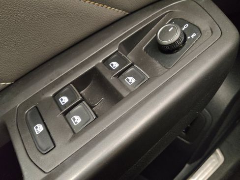 Used 2023 Volkswagen Atlas Cross Sport SE FWD image 27