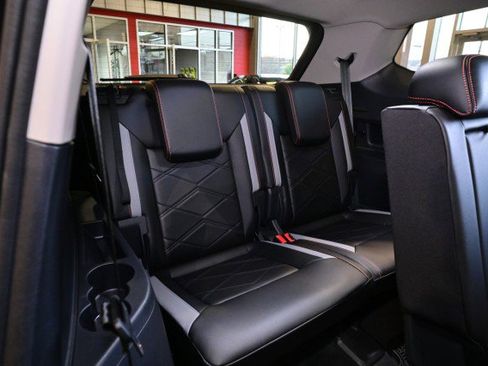 Used 2024 Volkswagen Atlas Peak Edition SE image 23