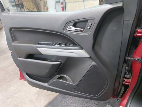 Used 2022 Chevrolet Colorado LT w/ LT Convenience Package AWD/4WD image 27