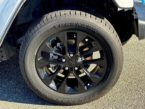 Used 2022 Jeep Wrangler Unlimited Sahara image 28