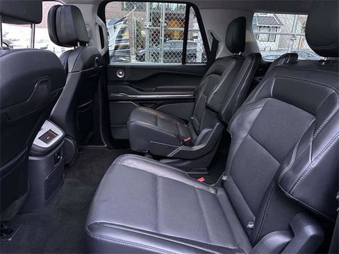 Used 2025 Lincoln Navigator L Reserve image 12