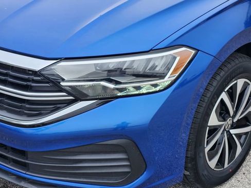Used 2024 Volkswagen Jetta SE image 7