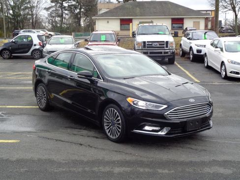 Used 2017 Ford Fusion Titanium image 3