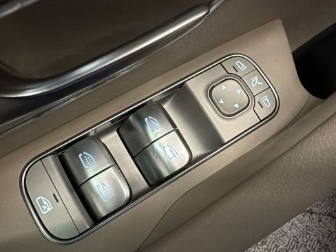 Used 2020 Mercedes-Benz GLS 450 4MATIC image 13