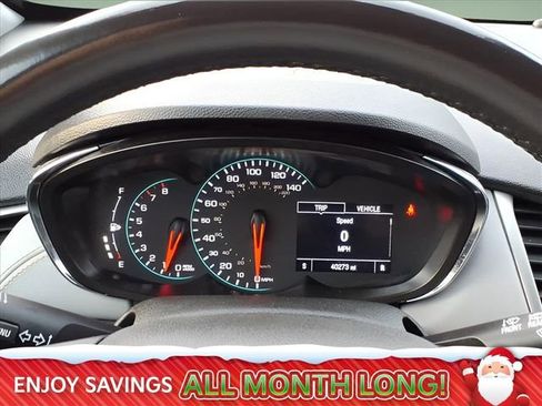 Used 2020 Chevrolet Trax LT w/ LT Convenience Package image 30