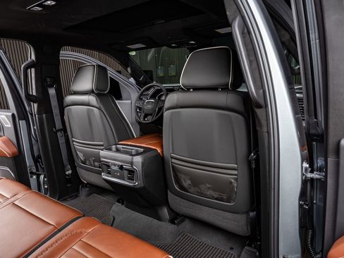 Used 2026 GMC Sierra 3500 Denali Ultimate image 32