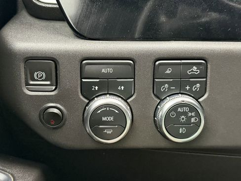 Used 2022 GMC Sierra 1500 SLT image 22