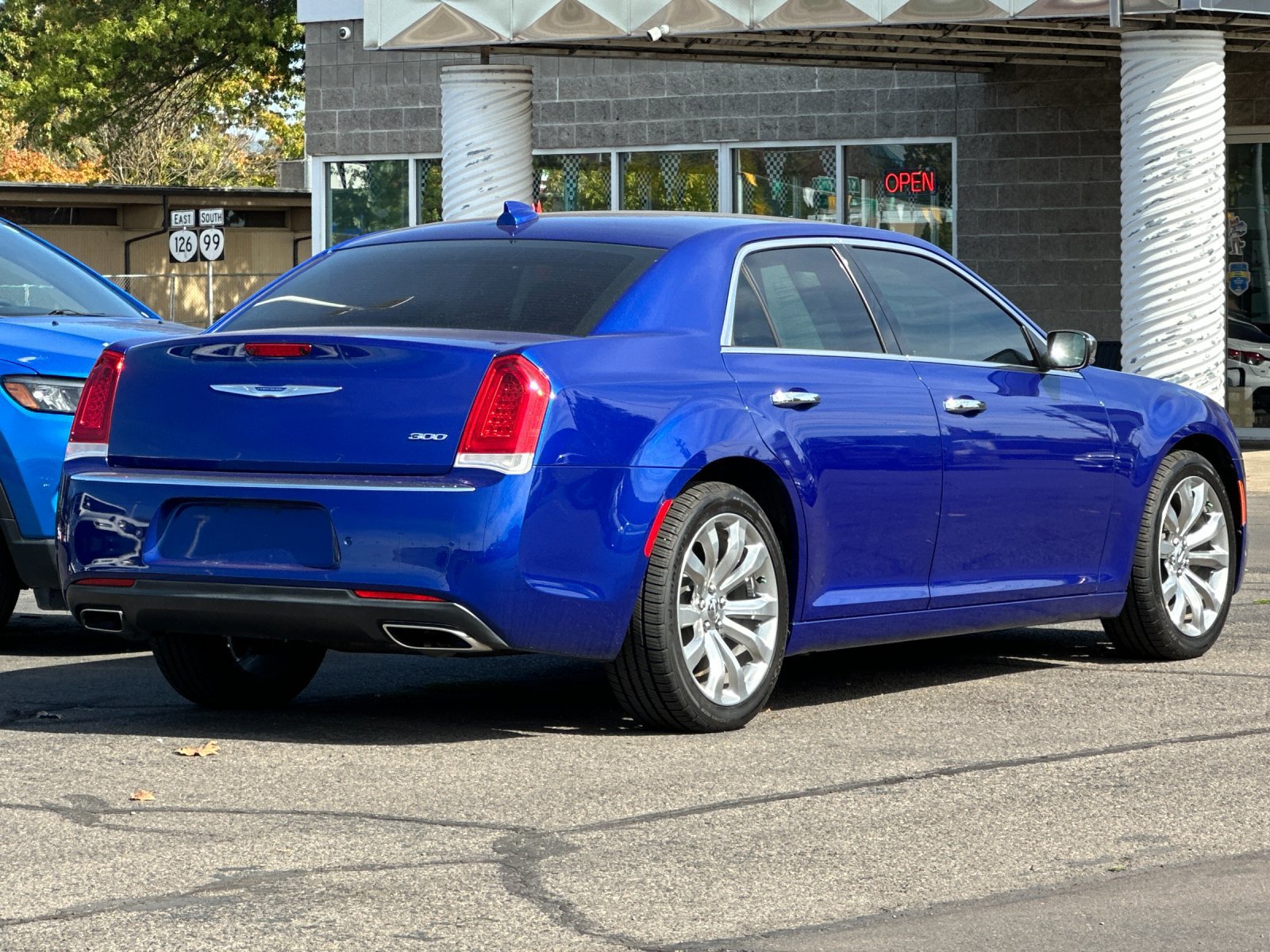 Used 2019 Chrysler 300 Limited w/ Safetytec Plus Group RWD image 4