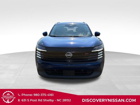 Certified 2025 Nissan Kicks SR FWD image 2
