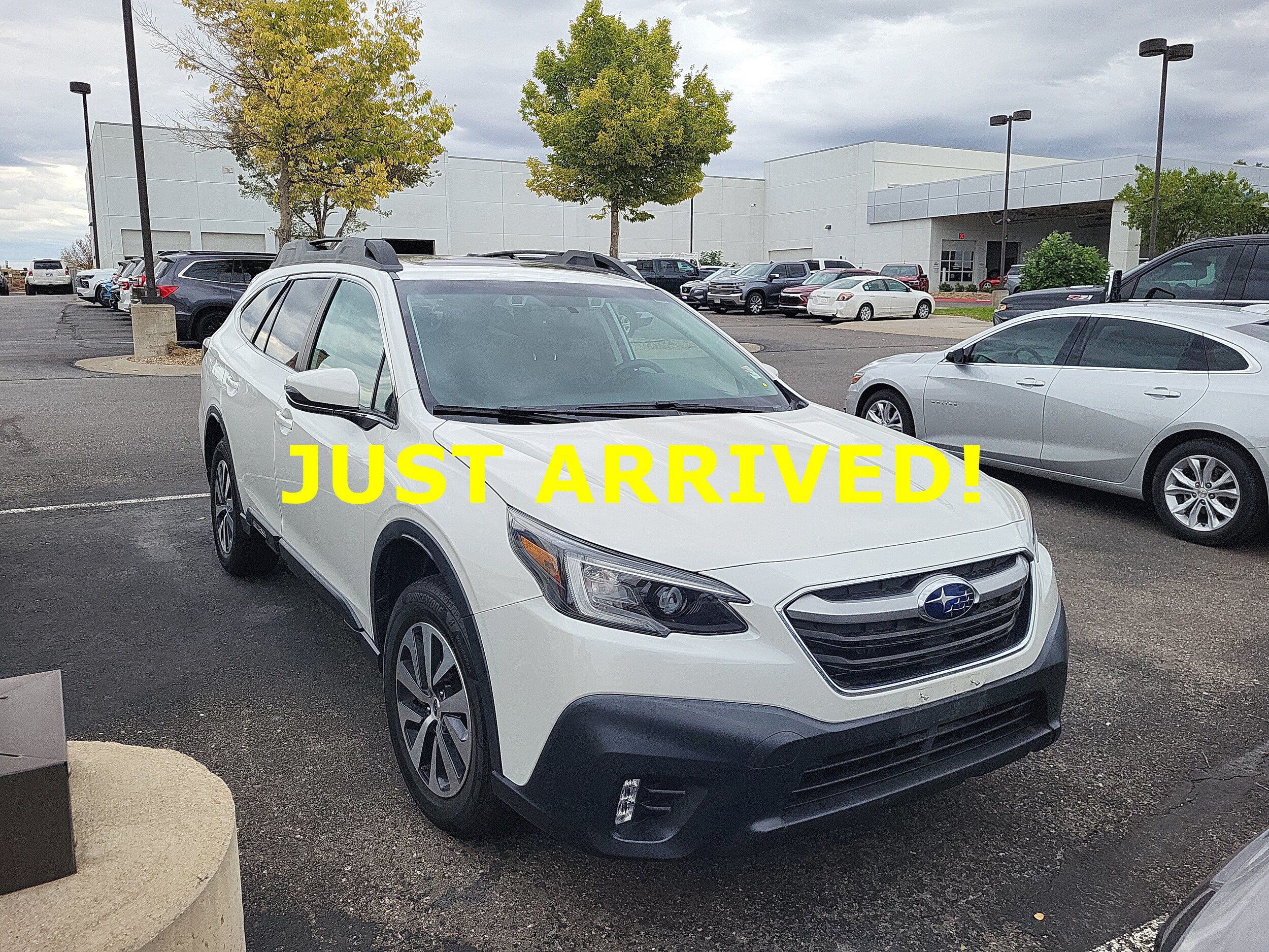 Used 2020 Subaru Outback Premium AWD/4WD image 3