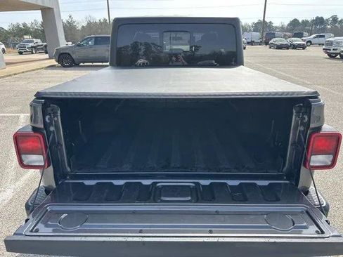 Certified 2022 Jeep Gladiator Sport AWD/4WD image 35