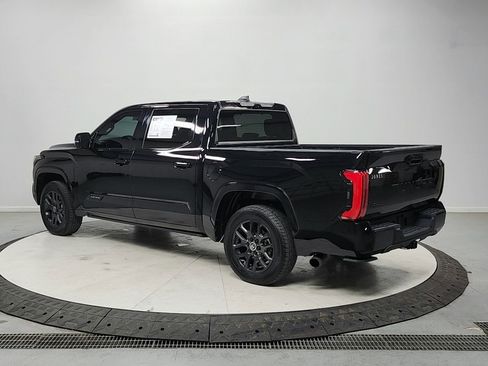 Used 2024 Toyota Tundra Platinum AWD/4WD image 5
