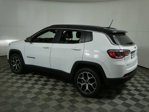 Used 2025 Jeep Compass Limited image 5