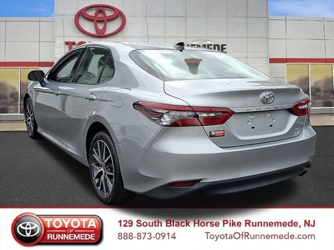 Used 2022 Toyota Camry XLE AWD/4WD image 4