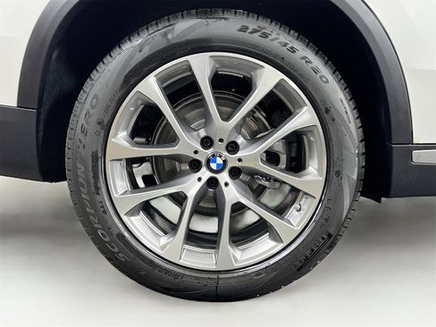 New 2026 BMW X5 xDrive40i w/ Climate Comfort Package image 36