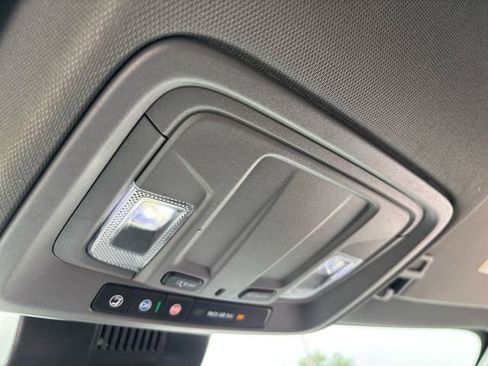 Used 2025 Chevrolet Silverado 1500 LT image 36