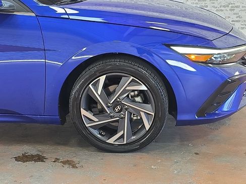 Used 2025 Hyundai Elantra SEL FWD image 7