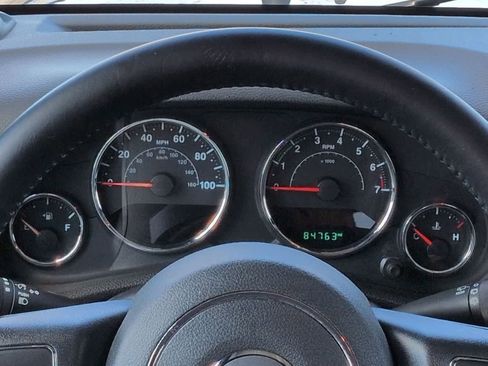 Used 2017 Jeep Wrangler Unlimited Sahara AWD/4WD image 30