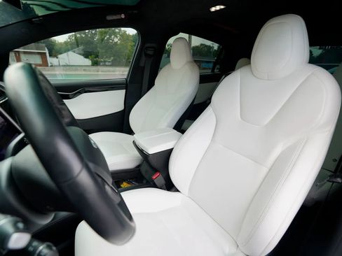 Used 2020 Tesla Model X Long Range AWD/4WD image 24