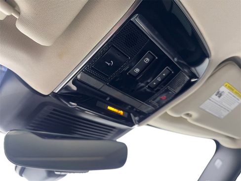 Used 2023 Land Rover Range Rover SE image 73