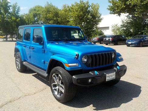 Used 2024 Jeep Wrangler Unlimited w/ Convenience Group image 5