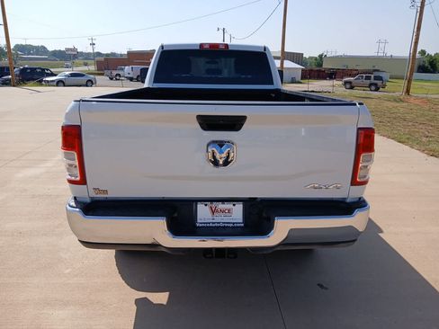 Used 2024 RAM 2500 Tradesman w/ Chrome Appearance Group AWD/4WD image 4