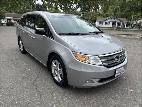 Used 2011 Honda Odyssey Touring Elite image 1