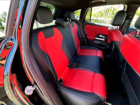 Used 2022 Mercedes-Benz GLA 250 4MATIC image 19