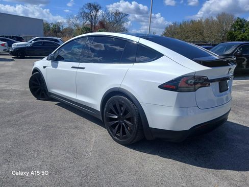 Used 2022 Tesla Model X Plaid image 3