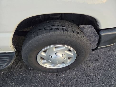 Used 2013 Ford E-350 and Econoline 350 Extended Super Duty w/ PWR Group RWD image 32