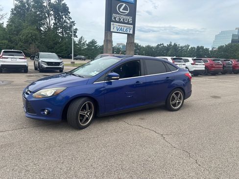 Used 2012 Ford Focus Titanium FWD image 8