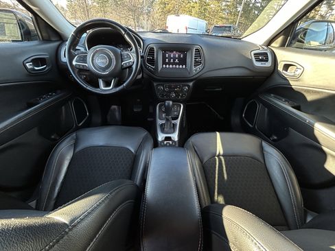 Used 2020 Jeep Compass Latitude AWD/4WD image 11