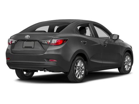 Used 2017 Toyota Yaris iA FWD image 3