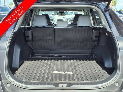 Used 2020 Toyota RAV4 XLE Premium FWD image 17