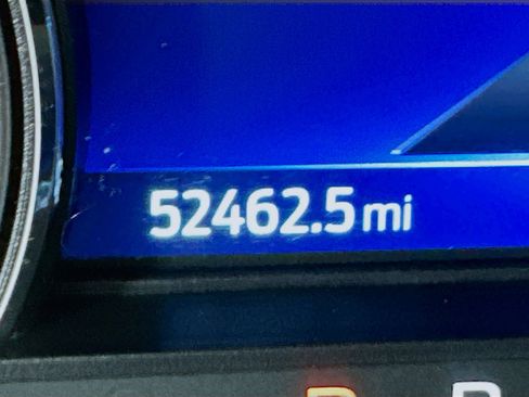 Used 2022 Ford Explorer XLT w/ Equipment Group 202A image 19