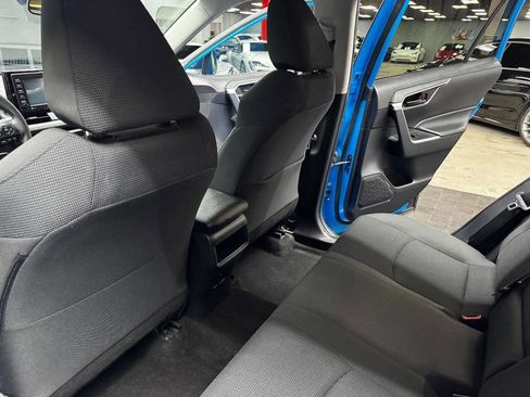 Used 2020 Toyota RAV4 LE FWD image 42