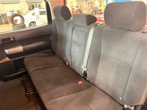 Used 2010 Toyota Tundra 4x4 CrewMax image 18