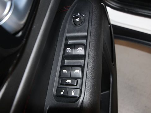 Used 2025 Jeep Compass Trailhawk AWD/4WD image 6