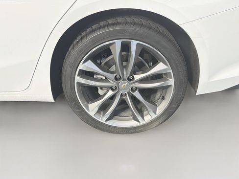Used 2024 Chevrolet Malibu LT FWD image 11