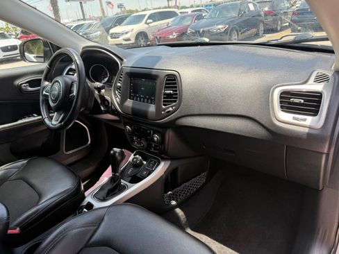 Used 2018 Jeep Compass Latitude w/ Popular Equipment Group AWD/4WD image 12