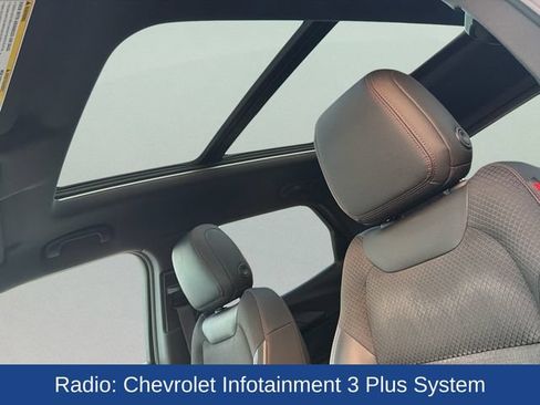 Used 2022 Chevrolet TrailBlazer RS w/ Sun and Liftgate Package FWD image 12